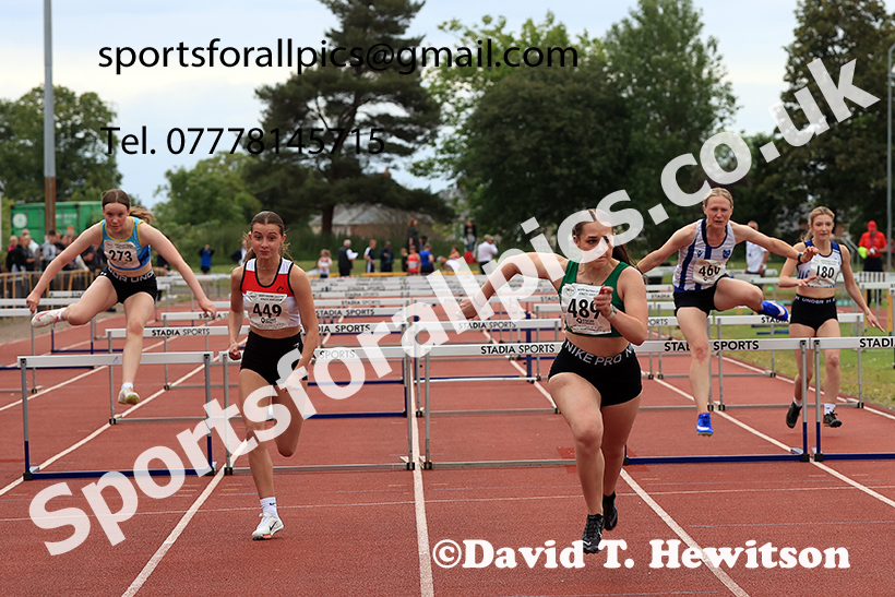 The hurdles, 2025 NEGP No 3, Monkton. Photo: David T. Hewitson/Sports for All Pics